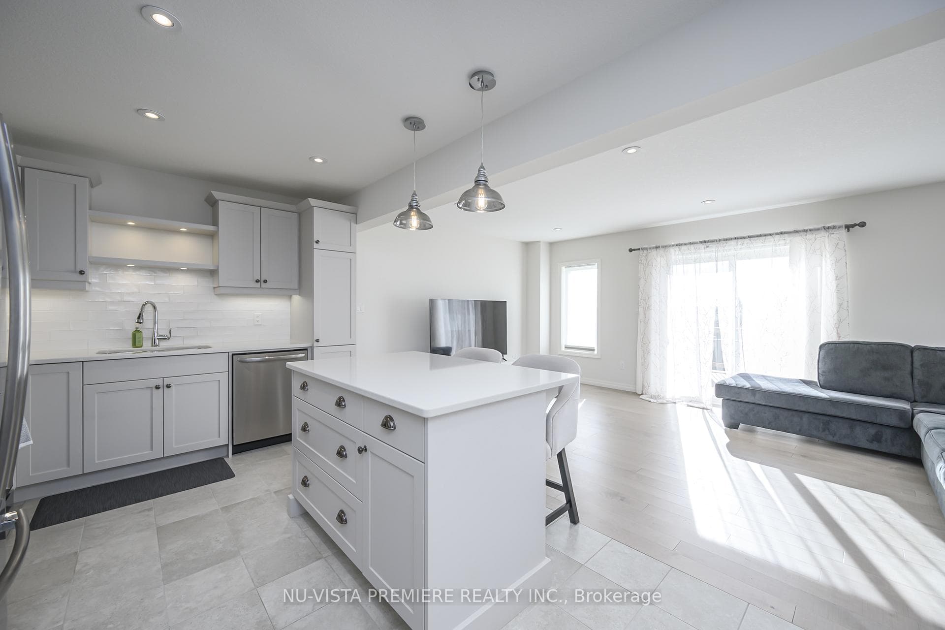 56 Cortland Terrace photo 6