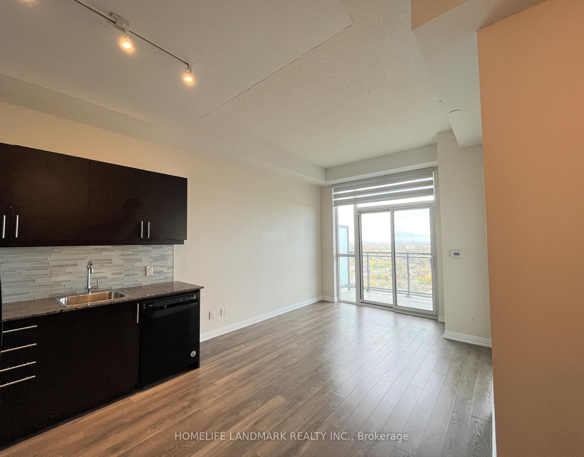 30 Meadowglen Place Unit 2609 photo 8