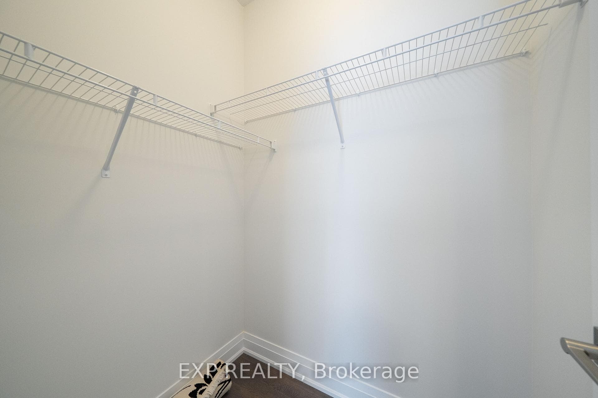 114 Seguin Street photo 29