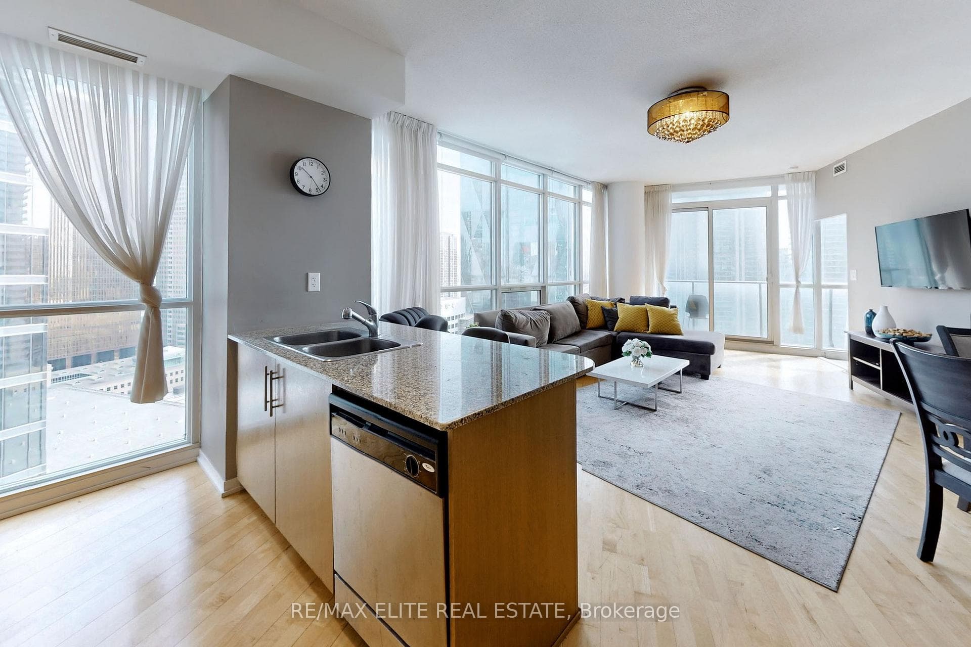 65 Bremner Boulevard Unit 2208 photo 15