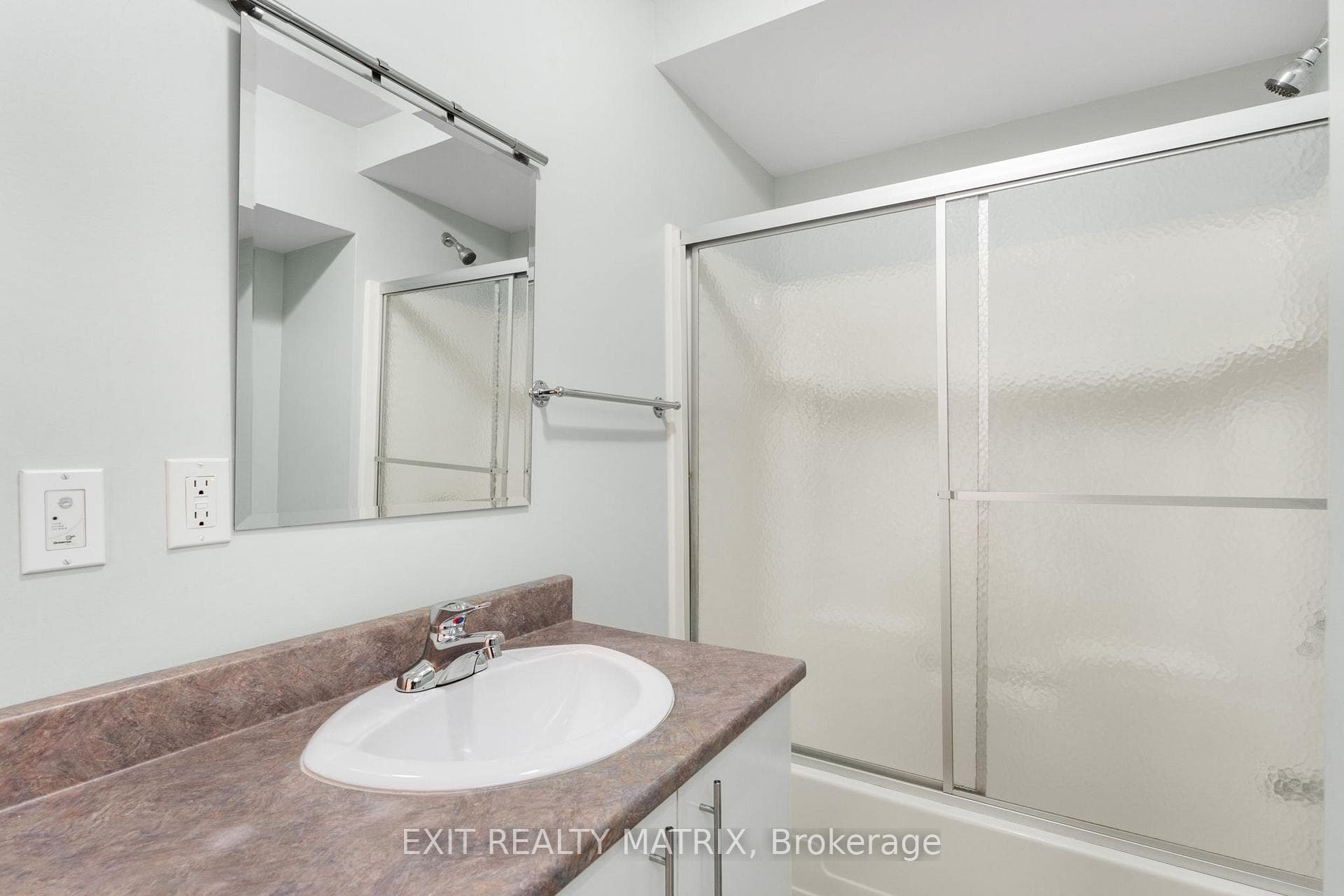 132 D Higginson Street photo 21