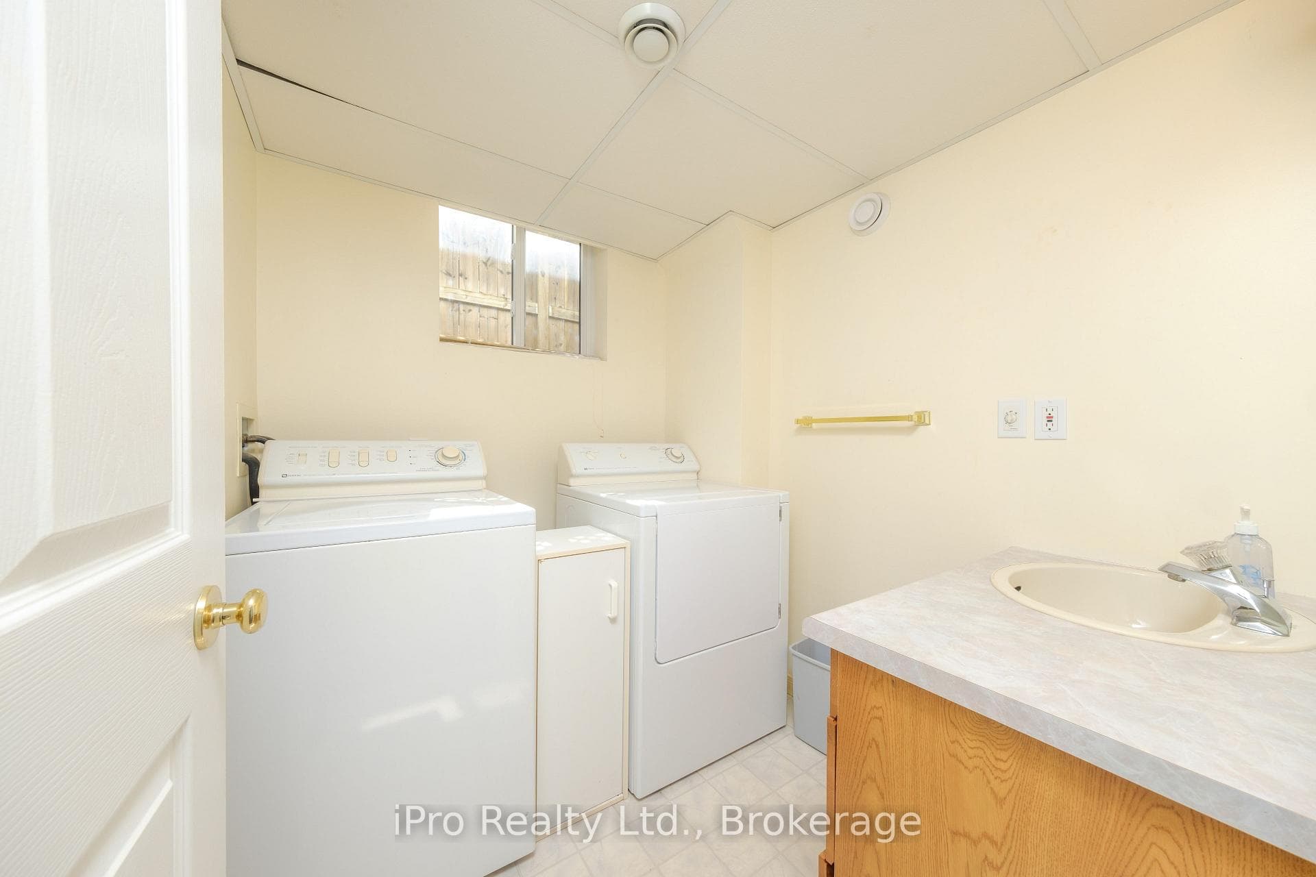 419 Highland Drive photo 11