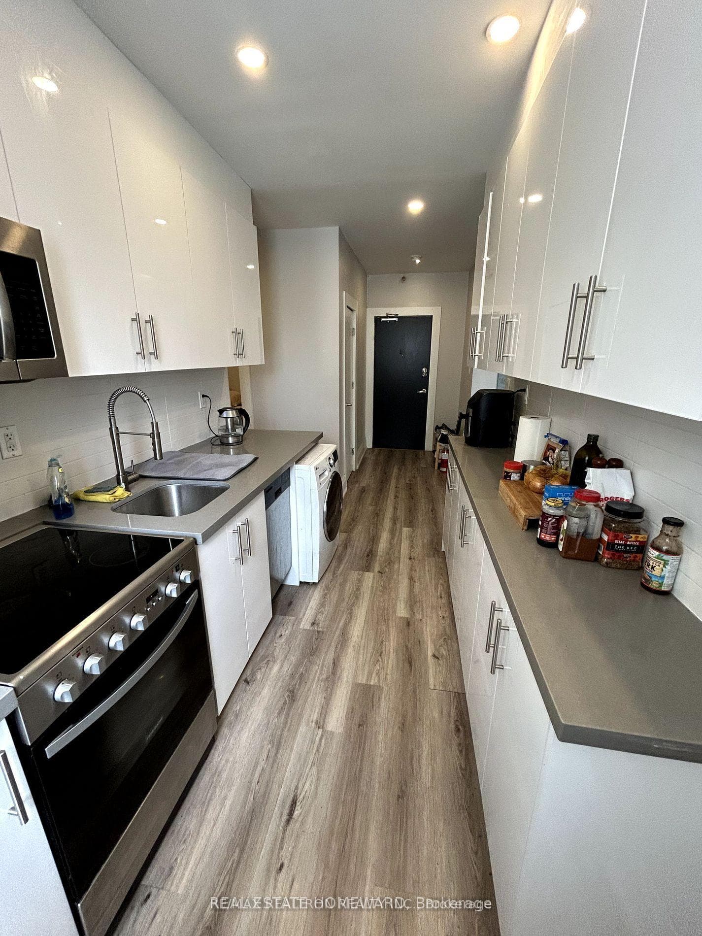 1480 Dundas Street Unit 1 photo 2