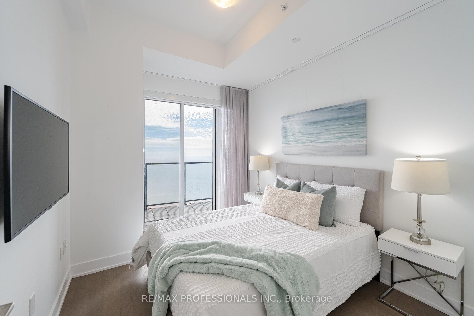 20 Shore Breeze Drive Unit 4706 photo 23