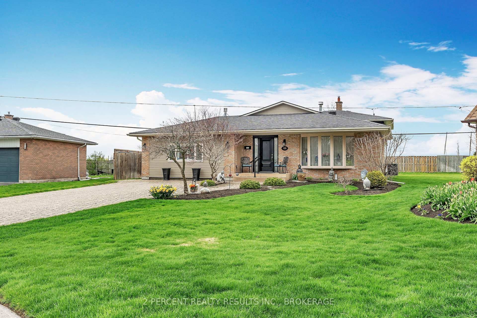 935 Brodie Avenue photo 2