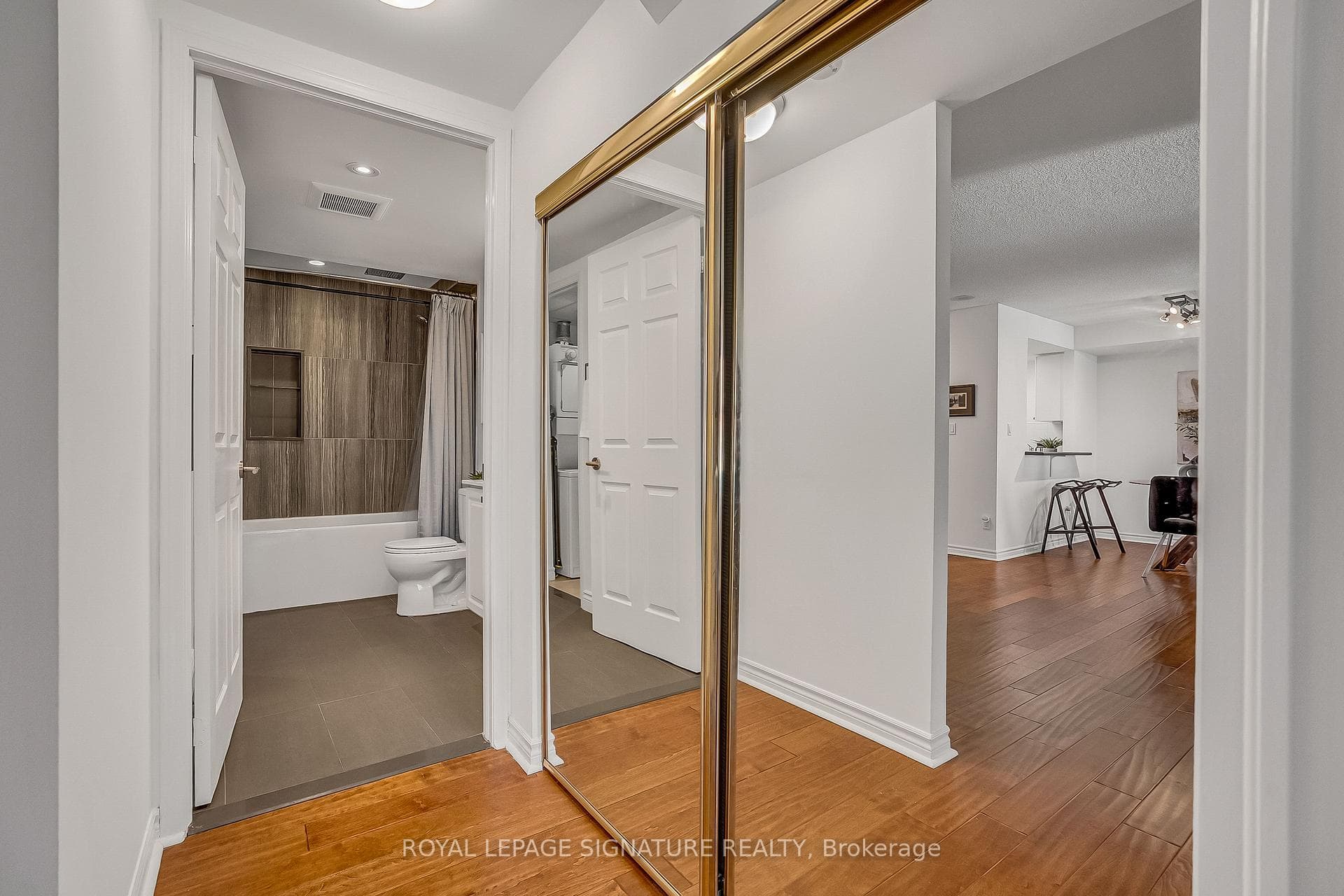 18 Concorde Place Unit 411 photo 22