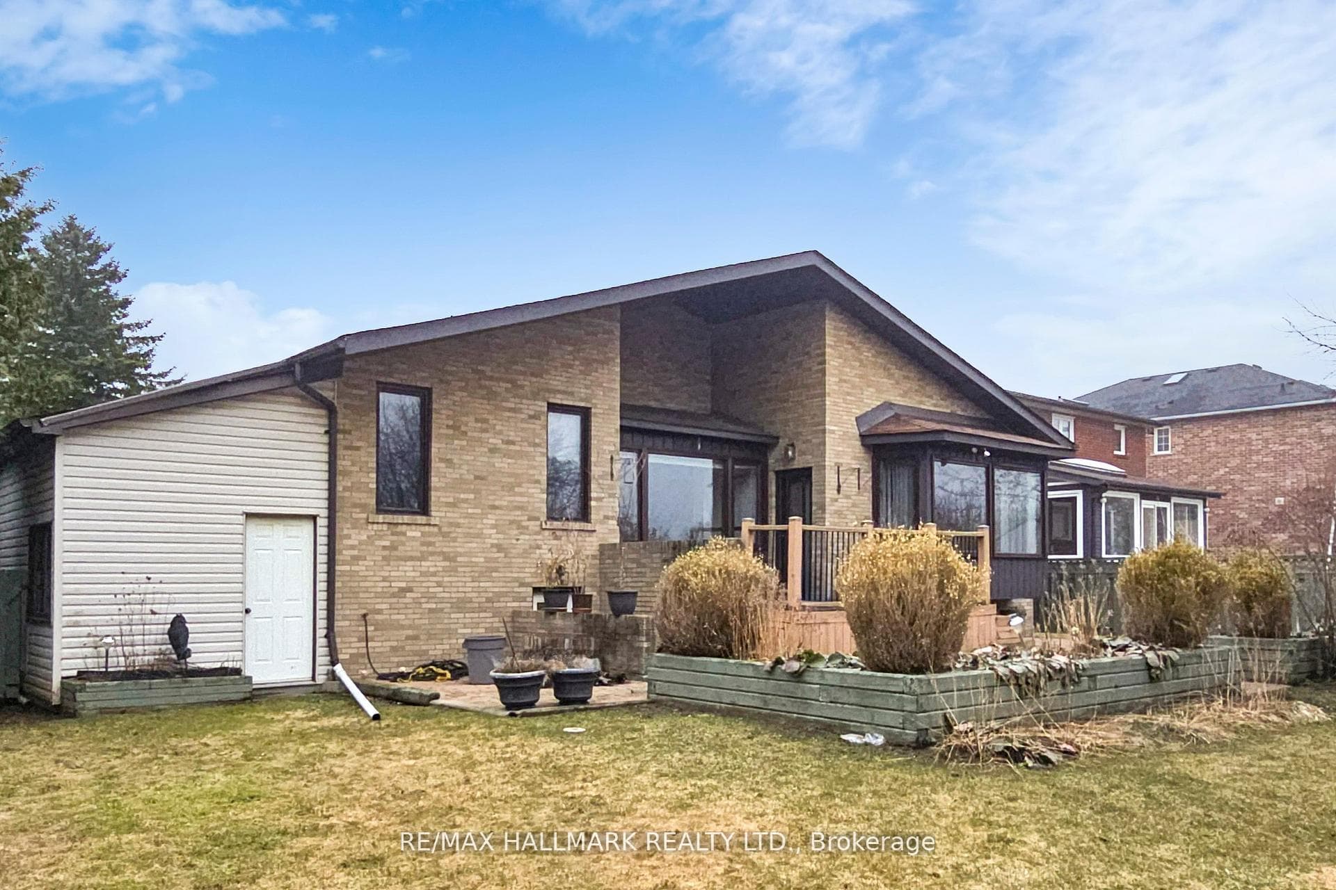 101 Leyburn Avenue photo 23