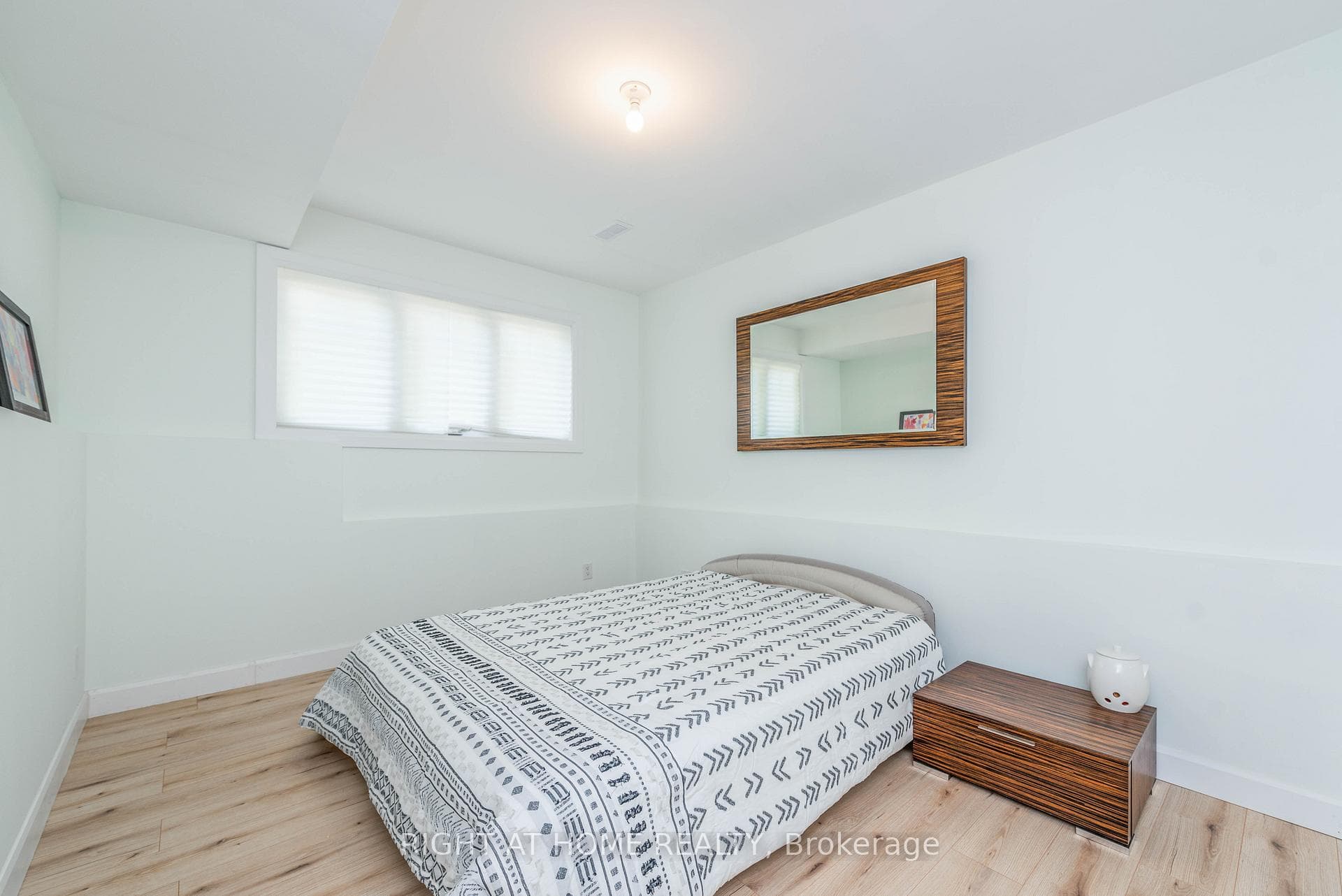 11 Ottaway Avenue photo 38
