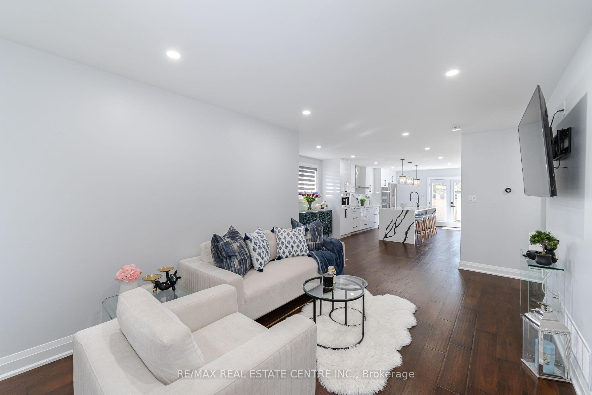 1829 Barsuda Drive photo 9
