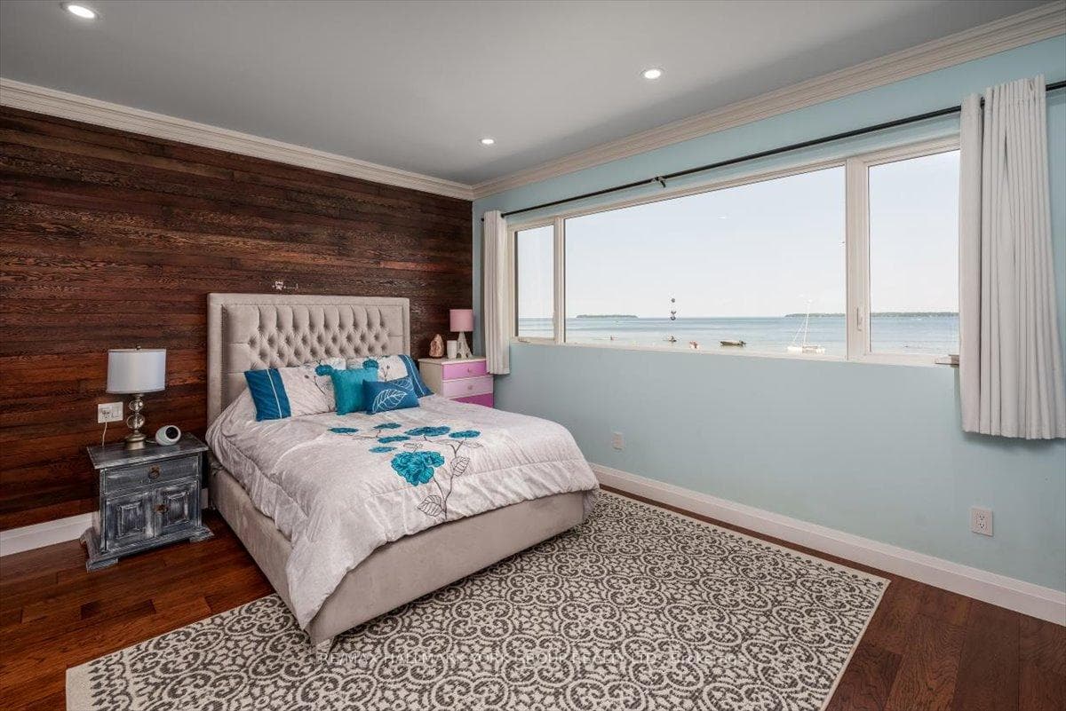 919 Adams Road Innisfil - 2nd bedroom
