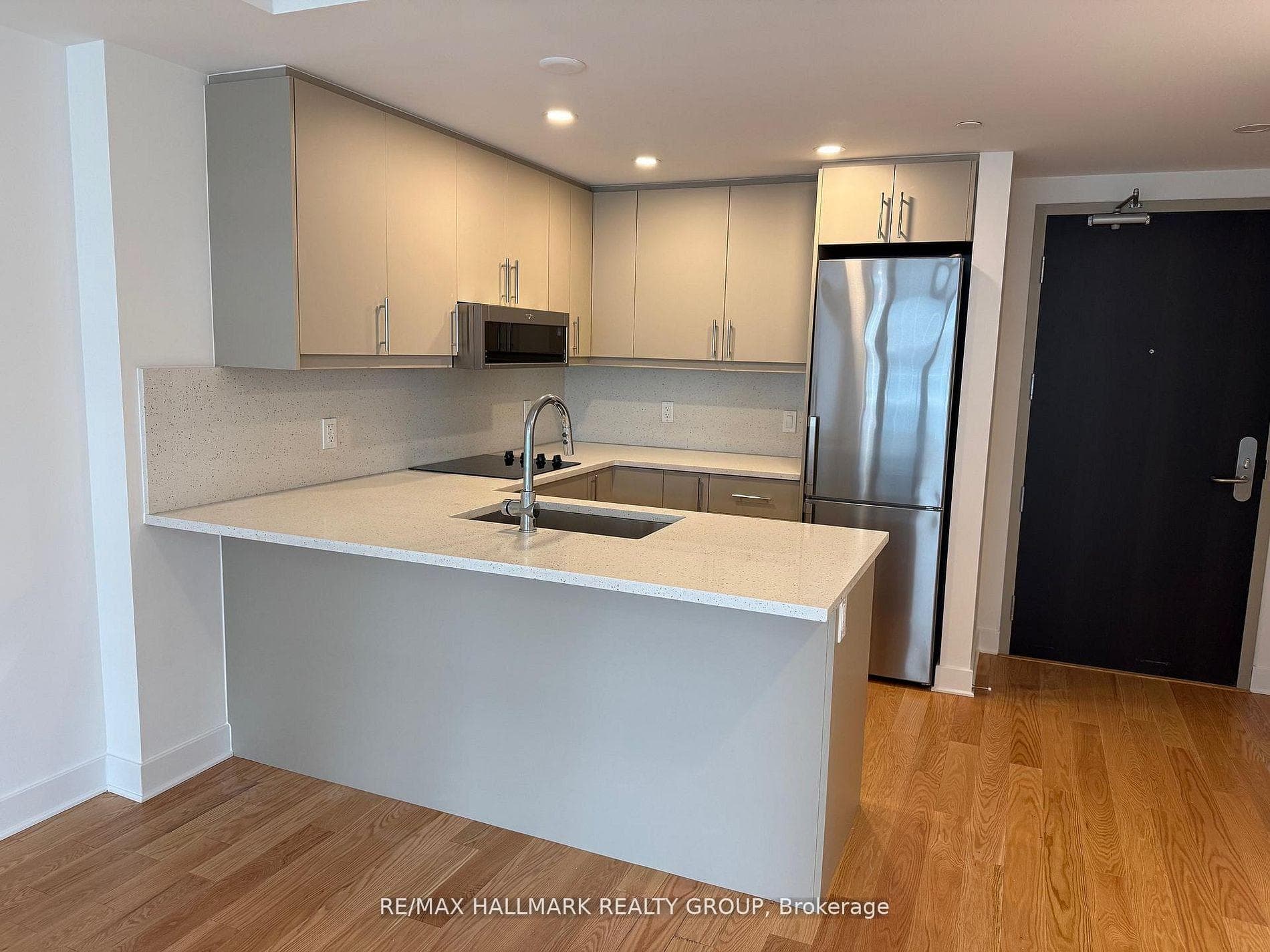 180 George Street Unit 1004 photo 11