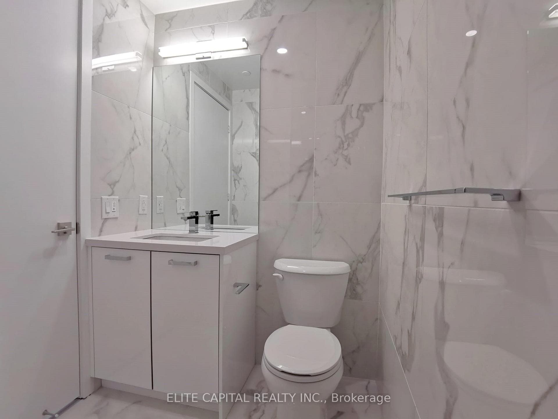 195 McCaul Street Unit 1509 photo 8