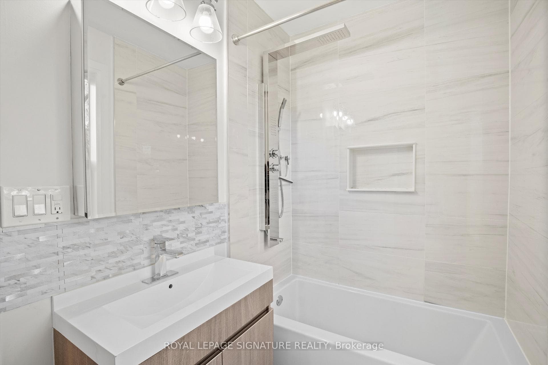 2563 Dundas Street Unit 4 photo 9