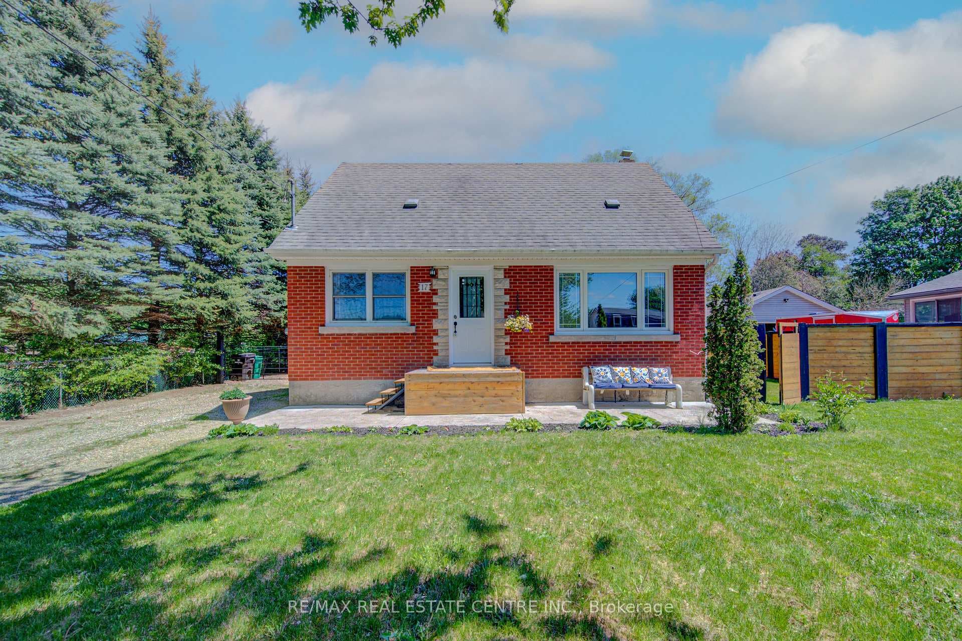 17 Daniel Avenue photo 3
