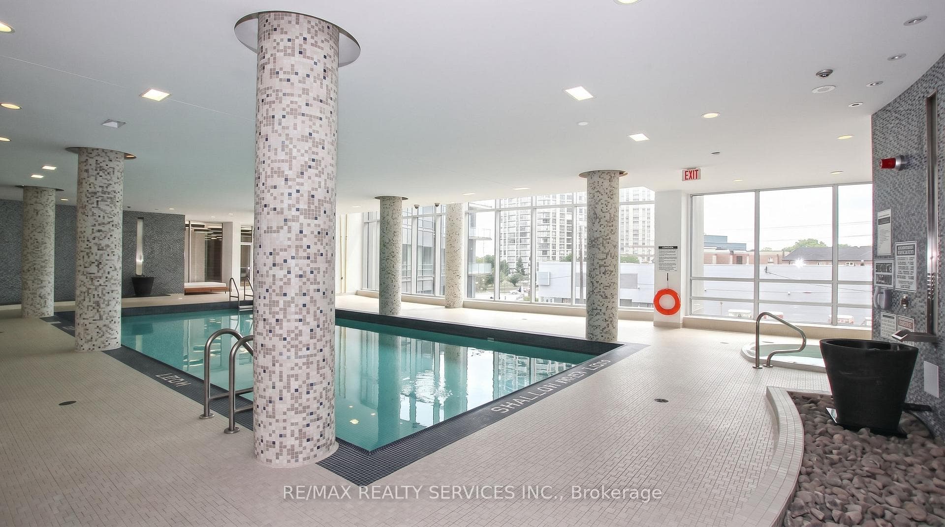 2230 Lakeshore Boulevard Unit 2405 photo 38