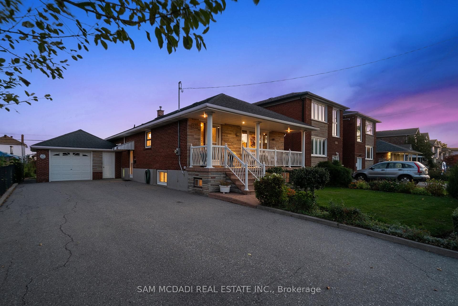 83 Evans Avenue photo 3