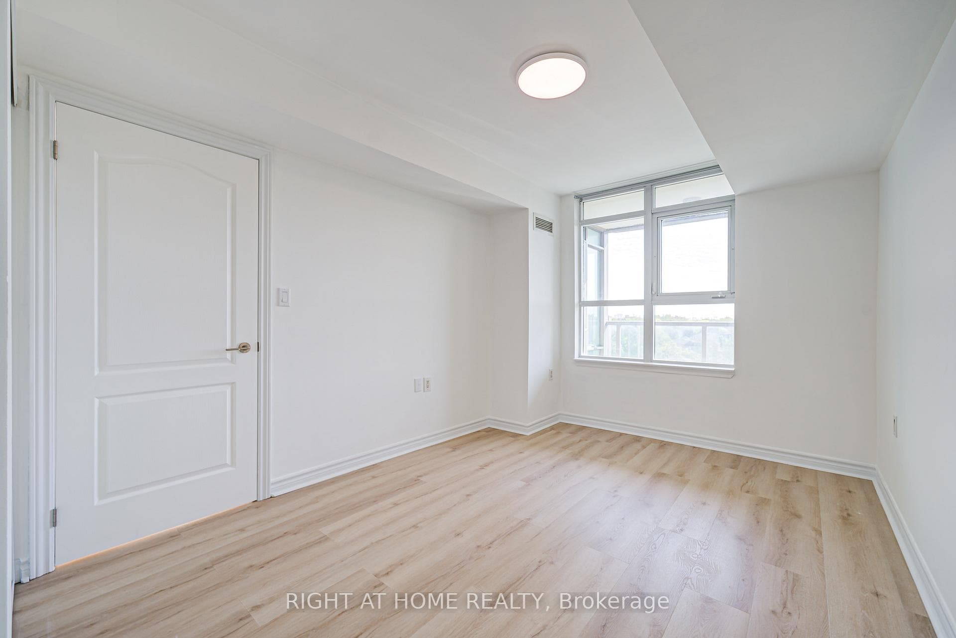 3840 Bathurst Street Unit 609 photo 21