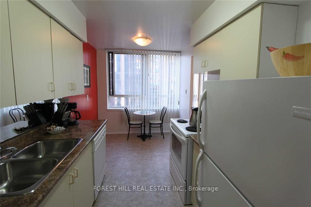 633 Bay Street Unit 1007 photo 8