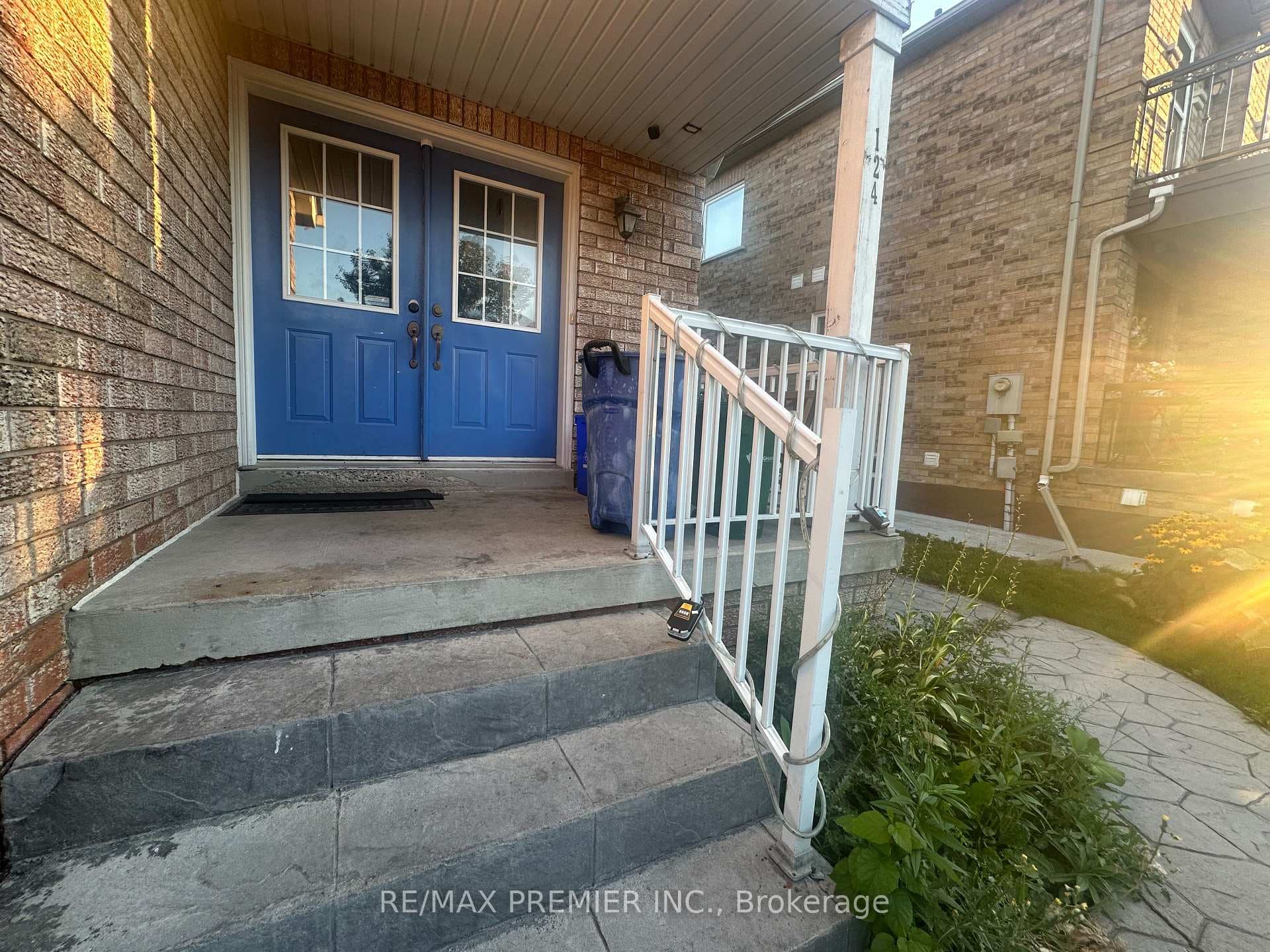 124 Casabel Drive photo 2