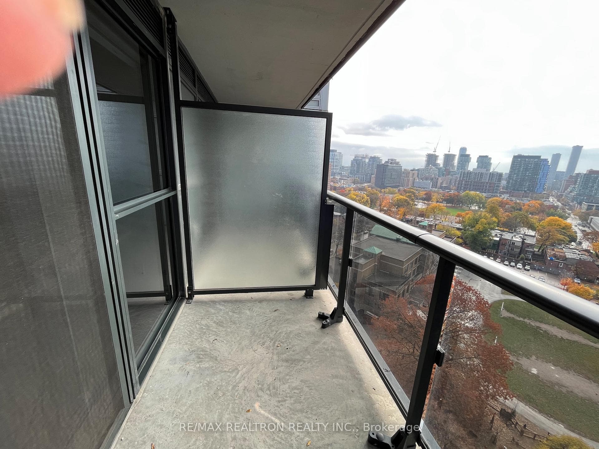 219 Dundas Street Unit 1806 photo 21