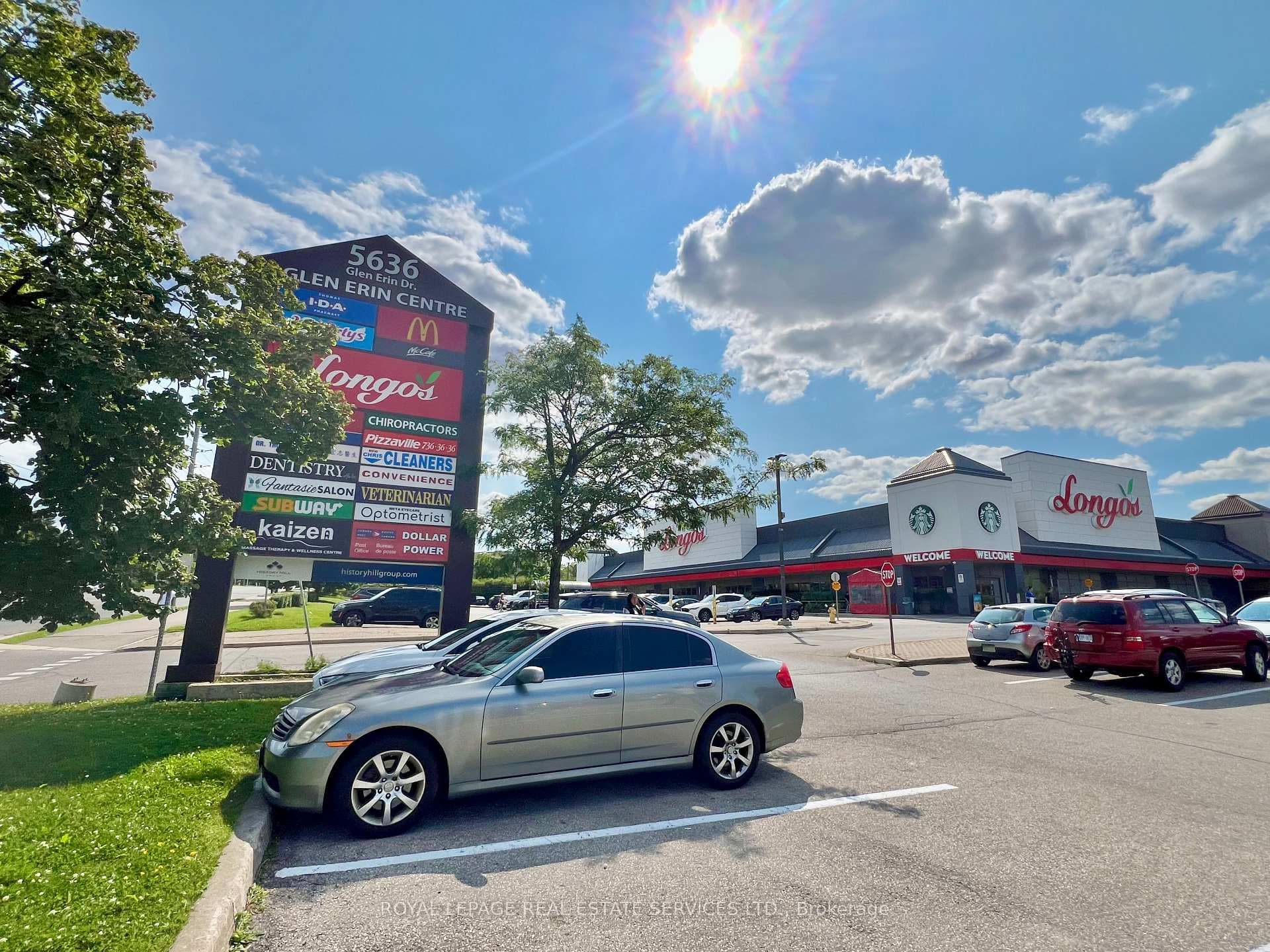 Shopping Plaza Just in Doorsteps