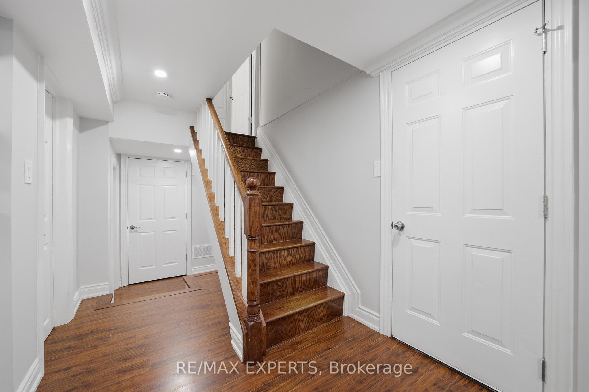 3656 Sawmill Valley Drive photo 31