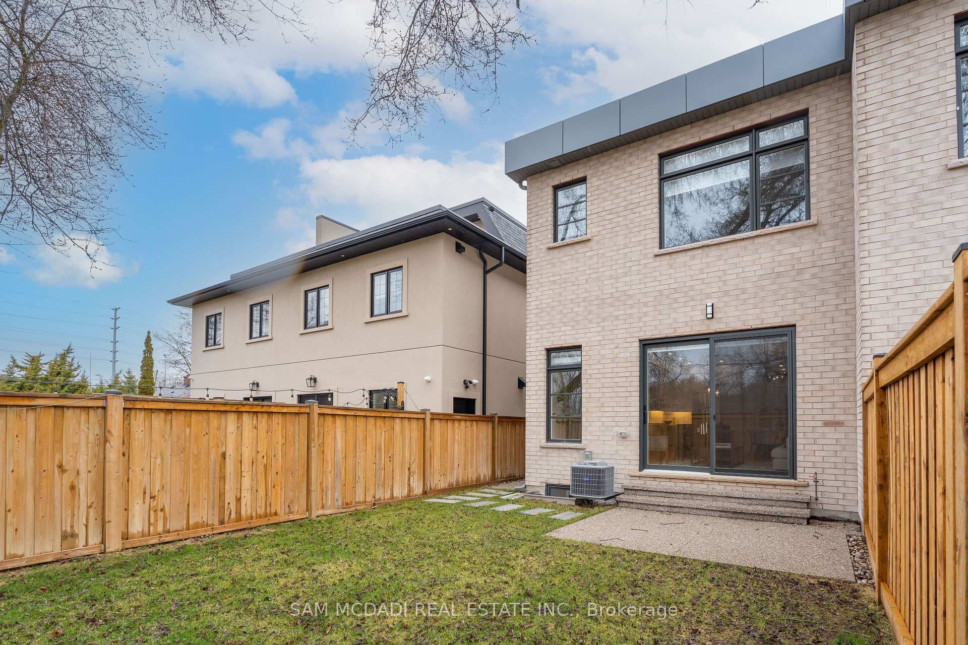 2B Iroquois Avenue photo 38