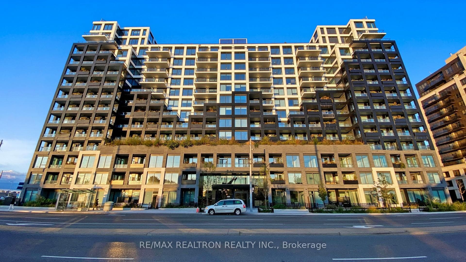 1100 Sheppard Avenue Unit 1126 photo 2