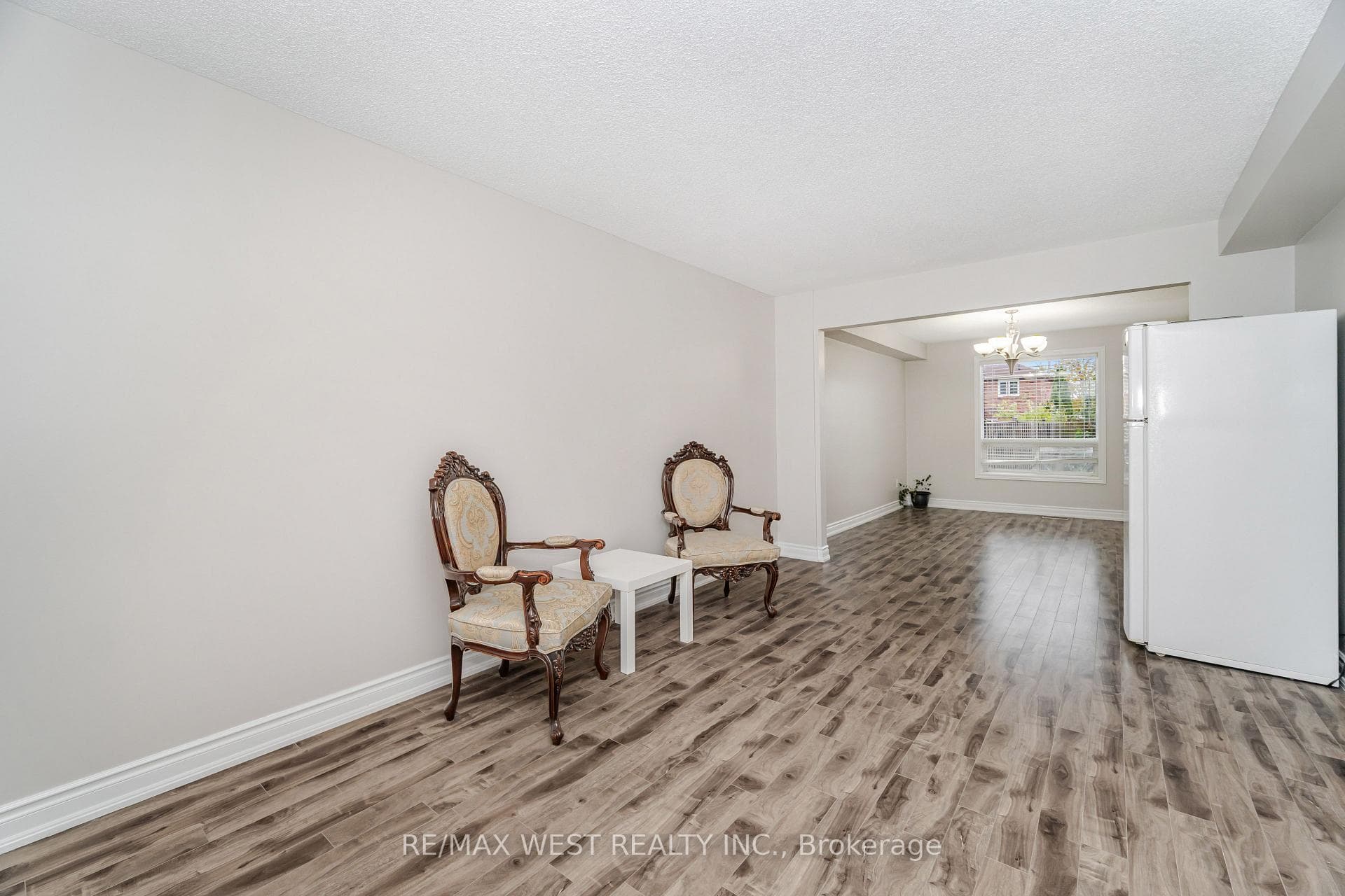 86 Dina Road photo 12