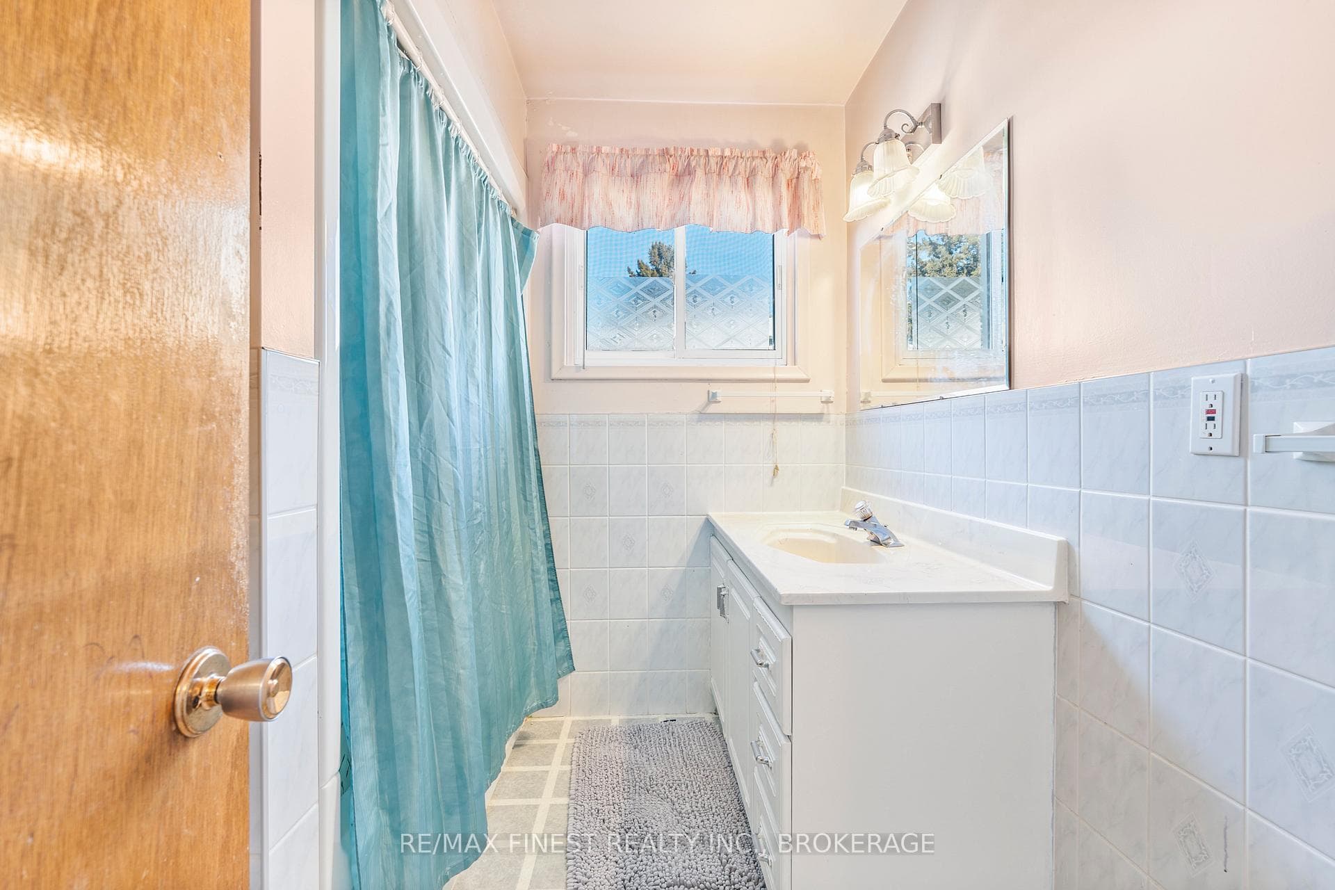 698 Fleet Street photo 15