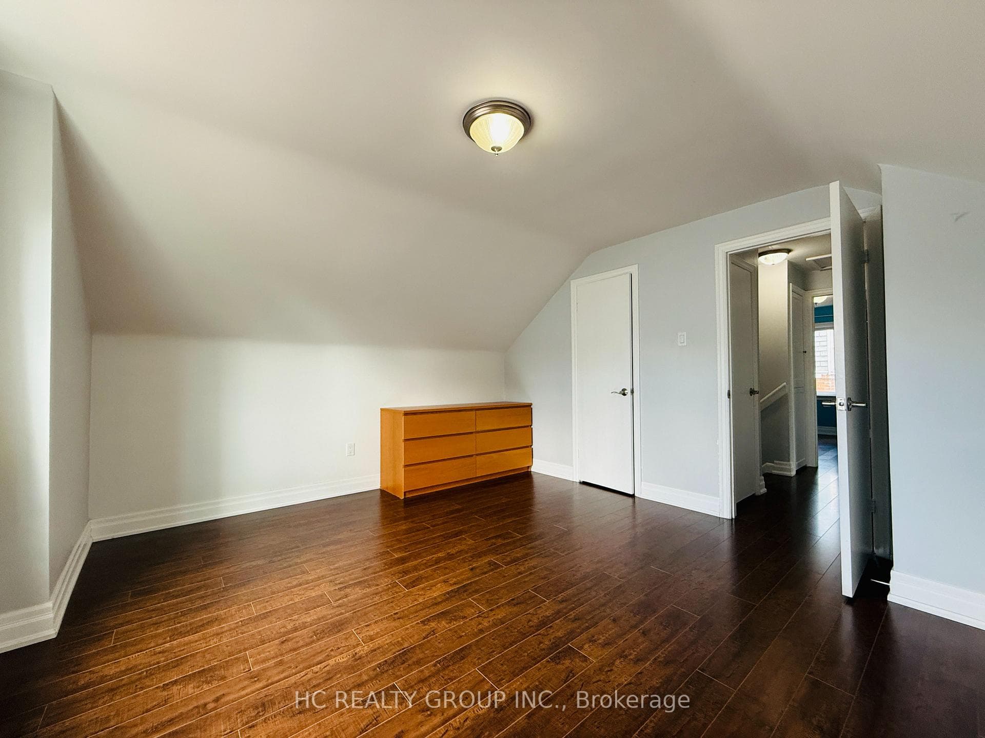 673 Glengrove Avenue photo 11