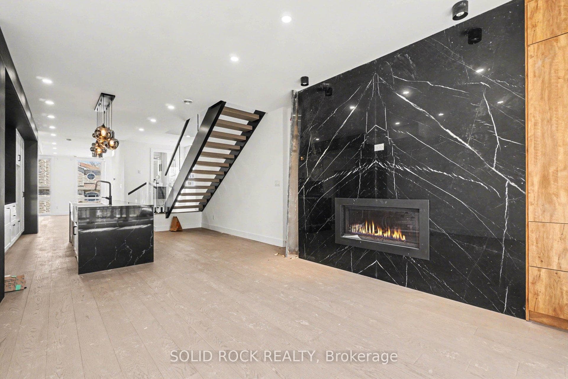 828 Alpine Avenue photo 12