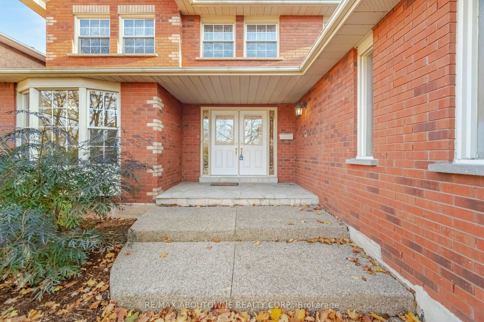 1500 Greenridge Circle photo 2
