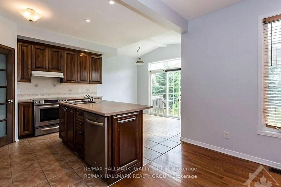 135 Stedman Street photo 10