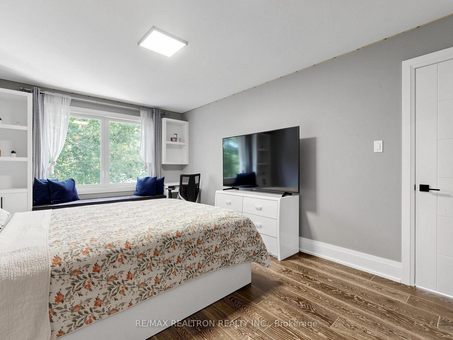 132 Stilecroft Drive photo 26