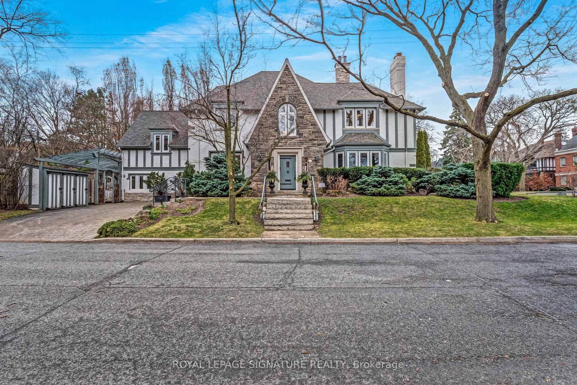 40 Ava Road photo 1