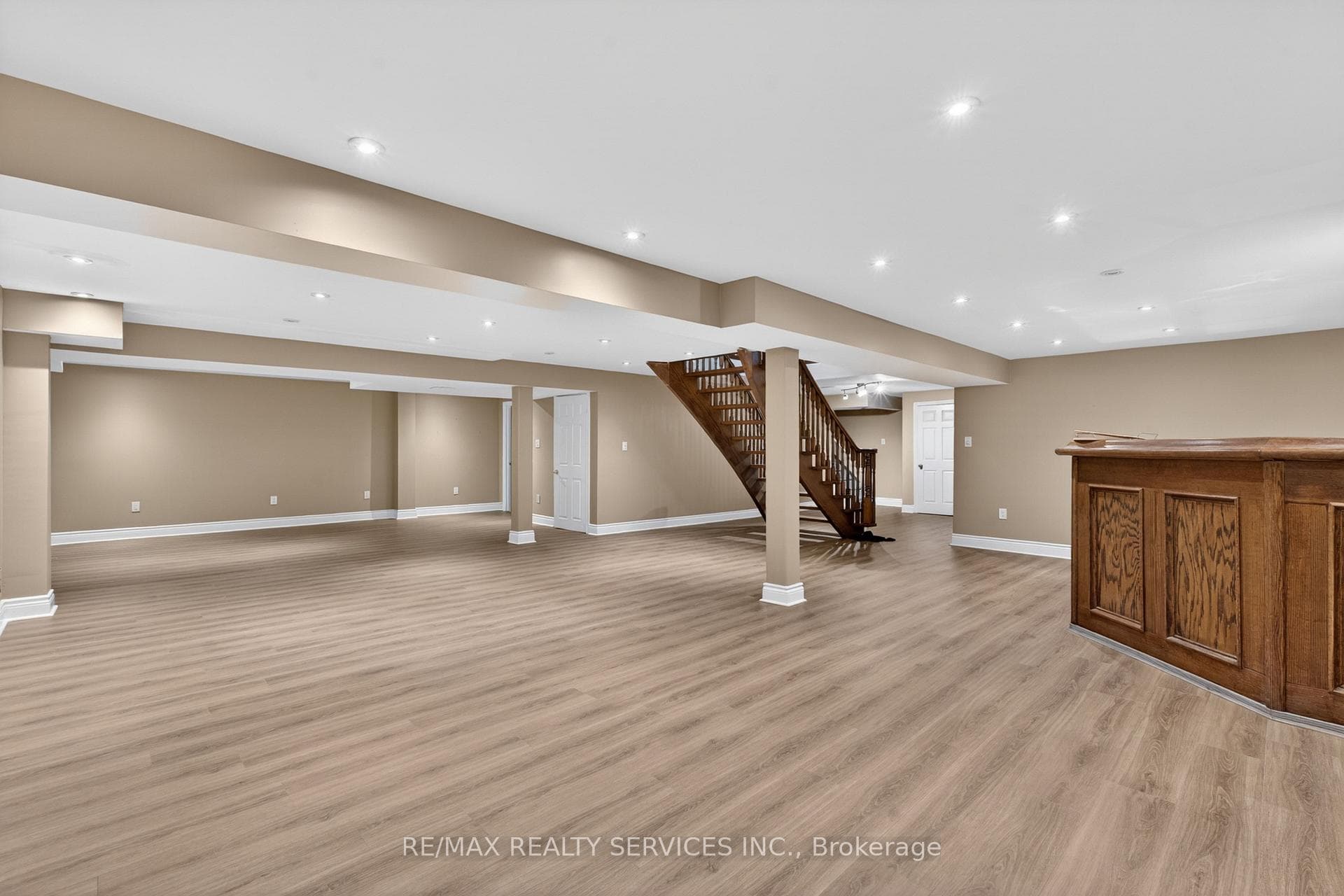 2069 Schoolmaster Circle photo 44