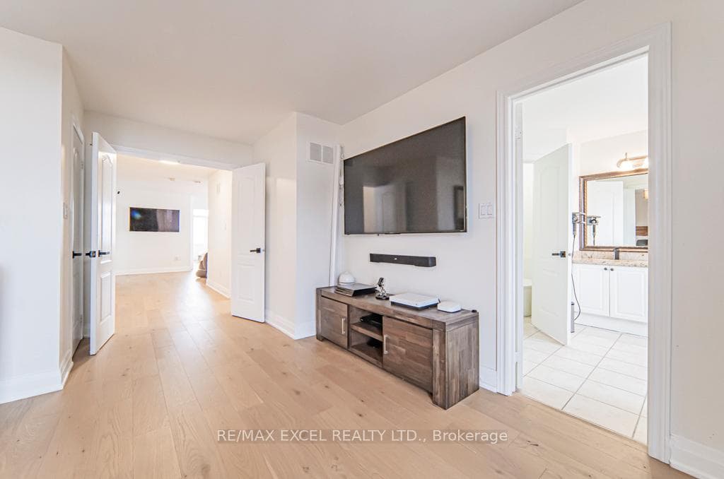 163 Bentoak Crescent photo 26