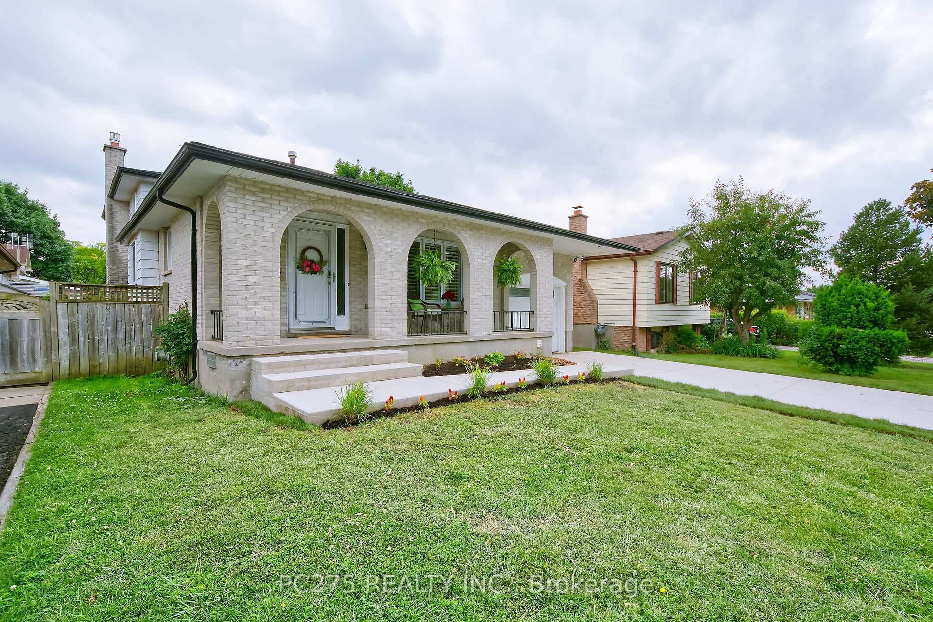 485 Ferndale Avenue photo 2