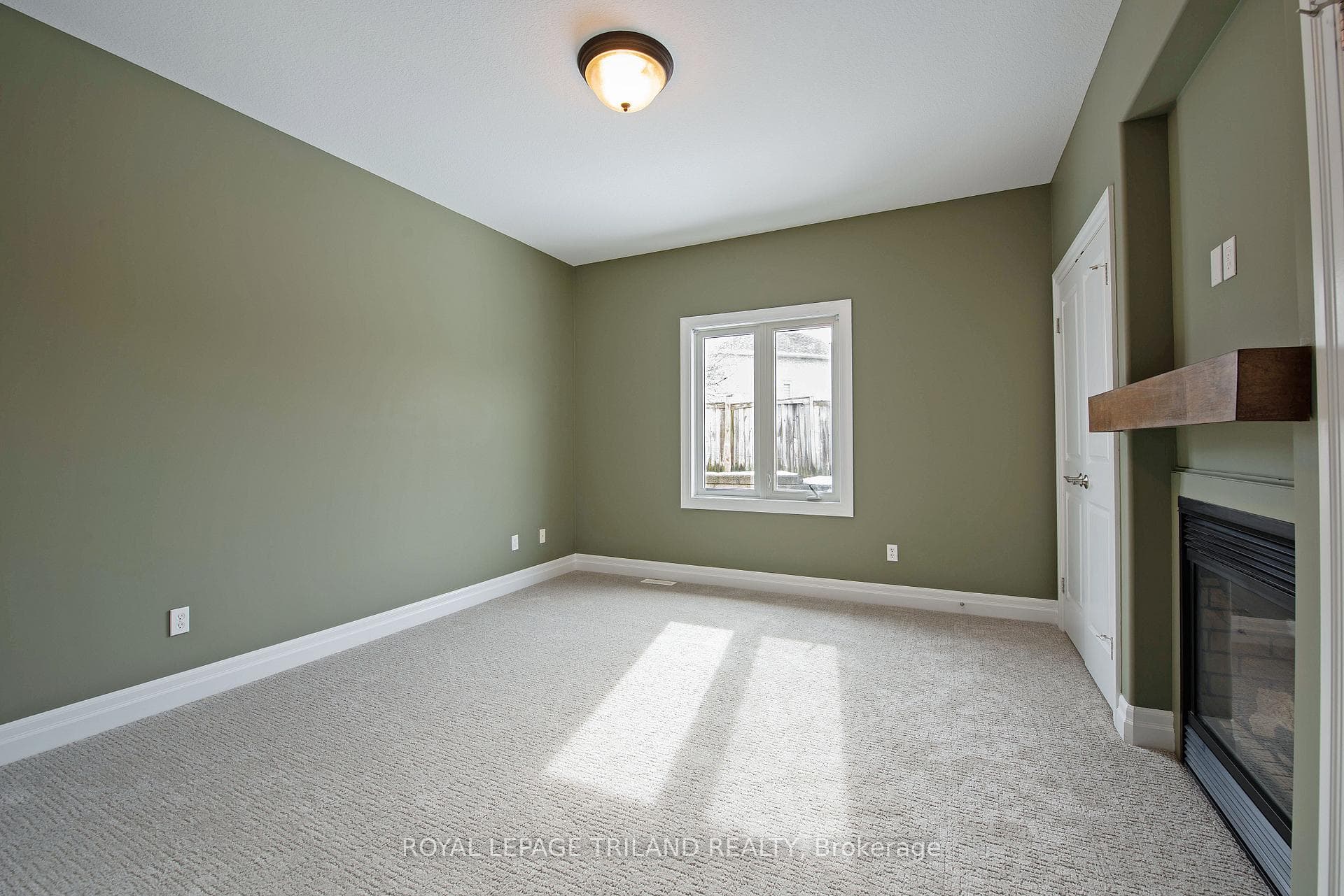 1571 Coronation Drive Unit 9 photo 21