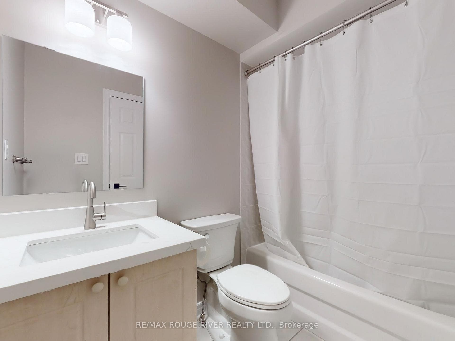 1330 Altona Road Unit 11 photo 18