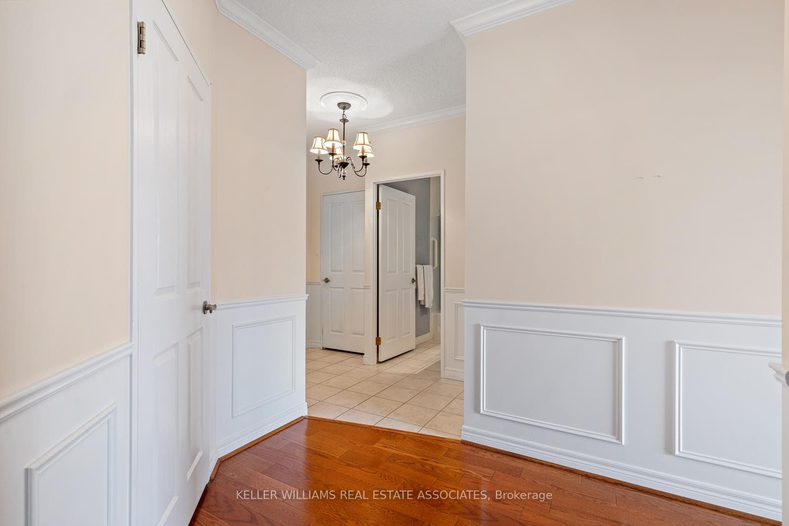 60 Wyndham Street Unit 1010 photo 19