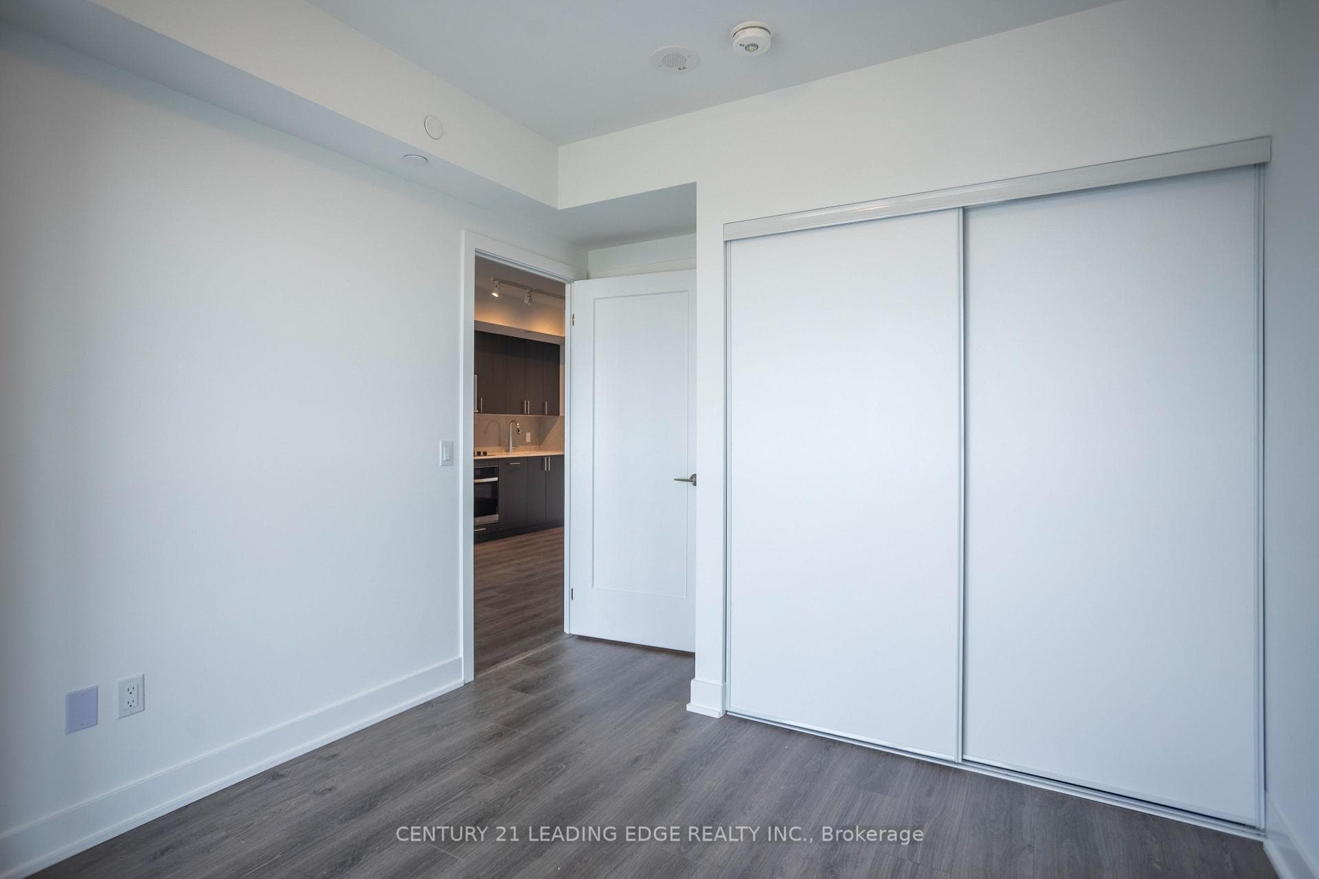 2545 Simcoe Street Unit 2610 photo 22