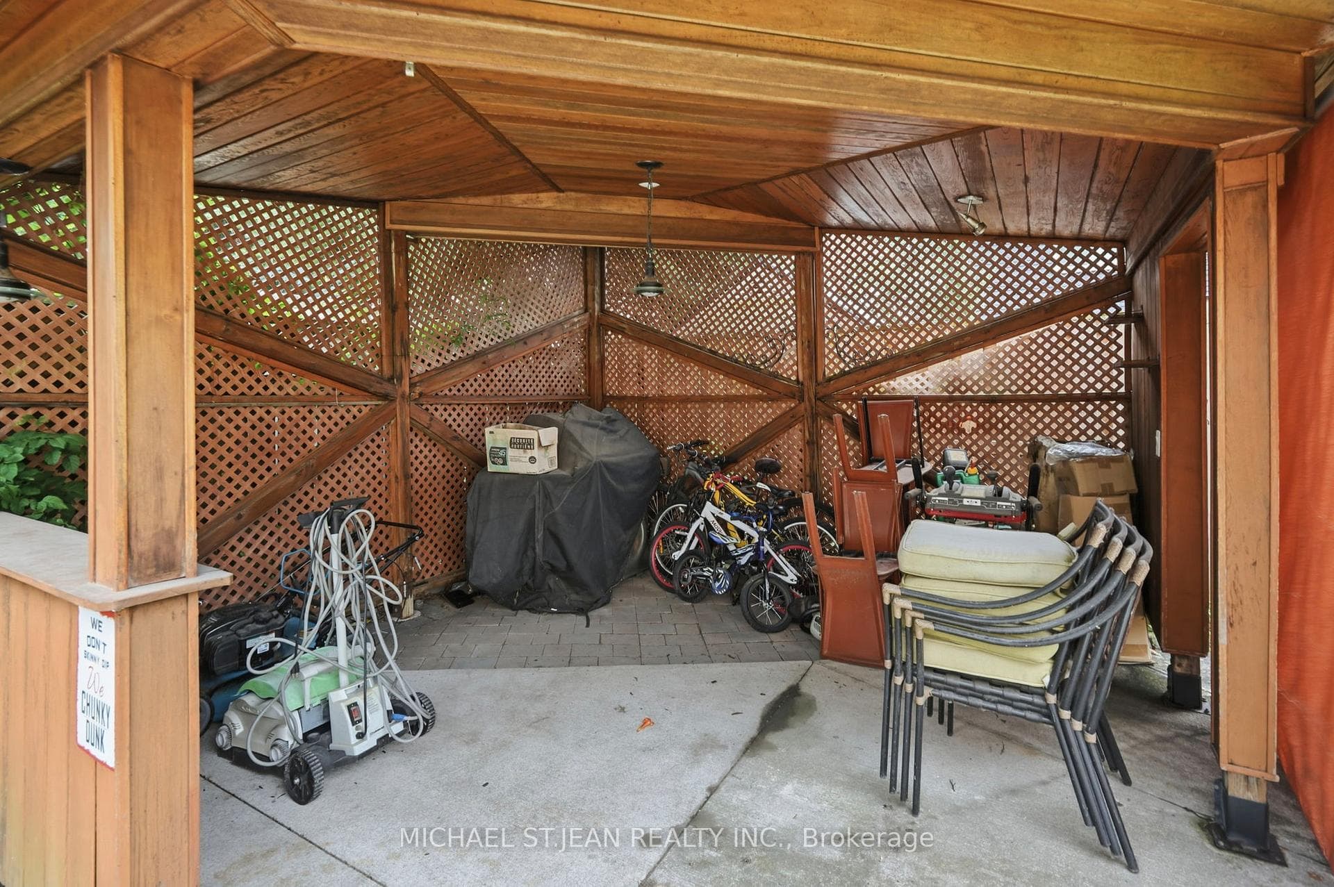 55 Woodside Square photo 48