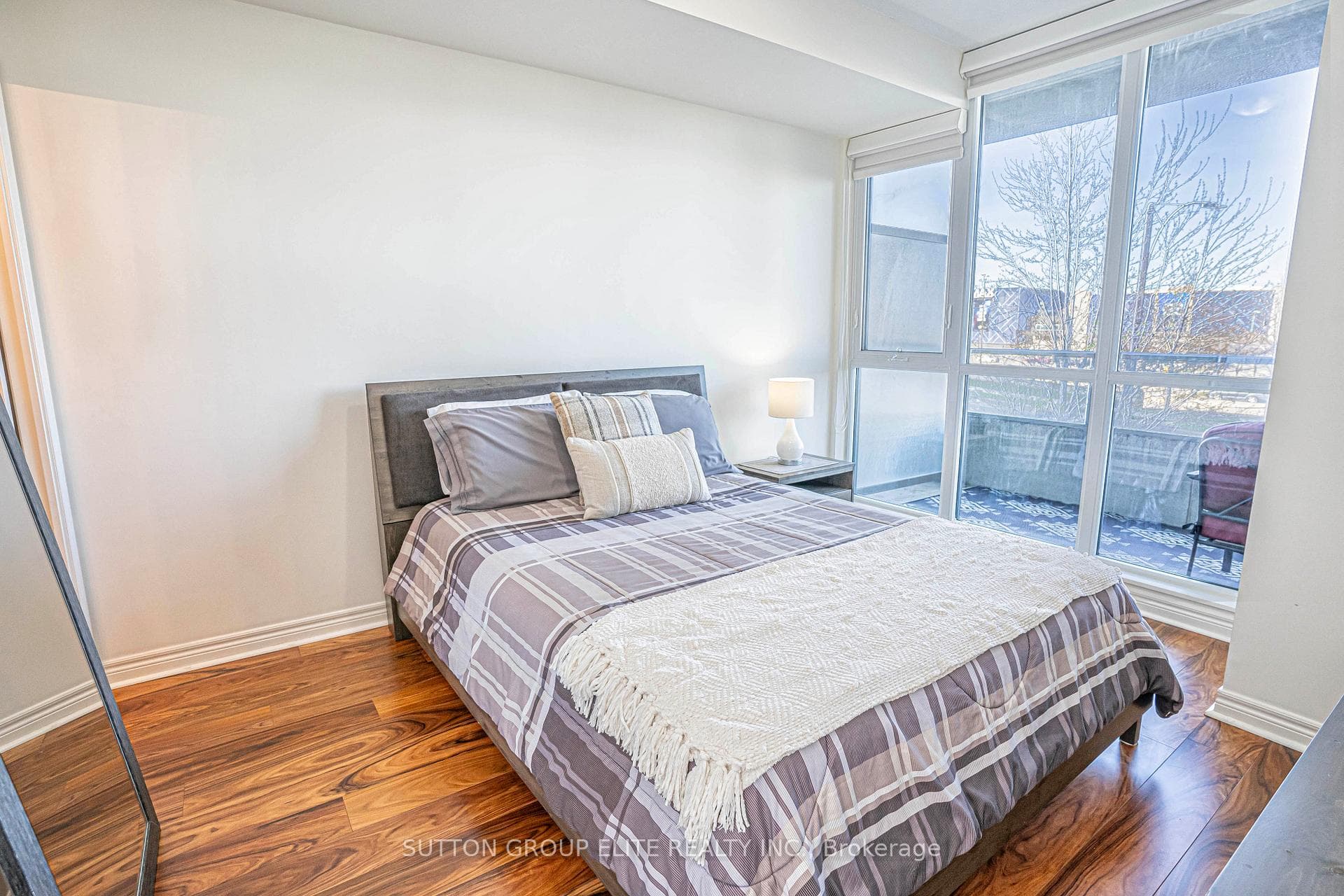 339 Rathburn Road Unit 203 photo 16