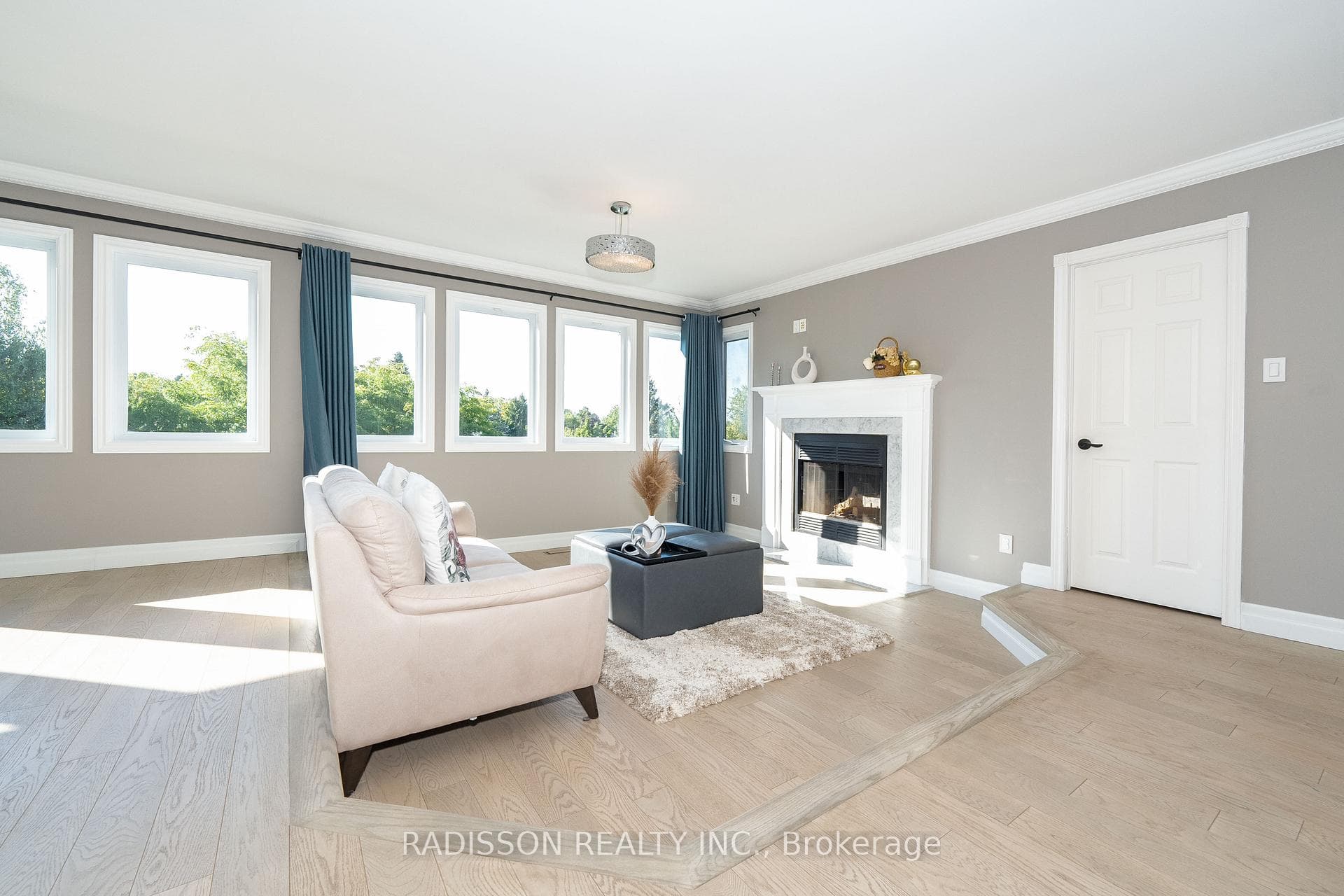 956 Portminster Court photo 28
