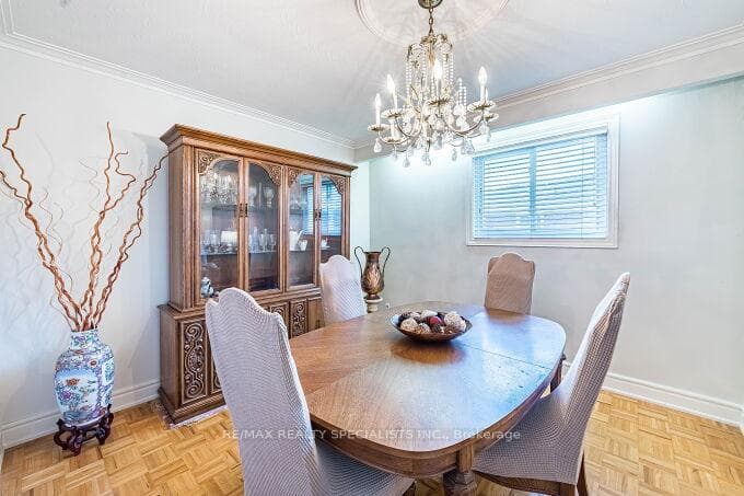 61 Brewster Crescent photo 9