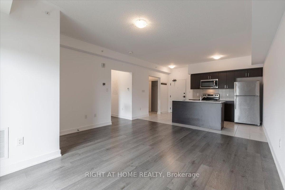 4 Spice Way Unit 105 photo 16