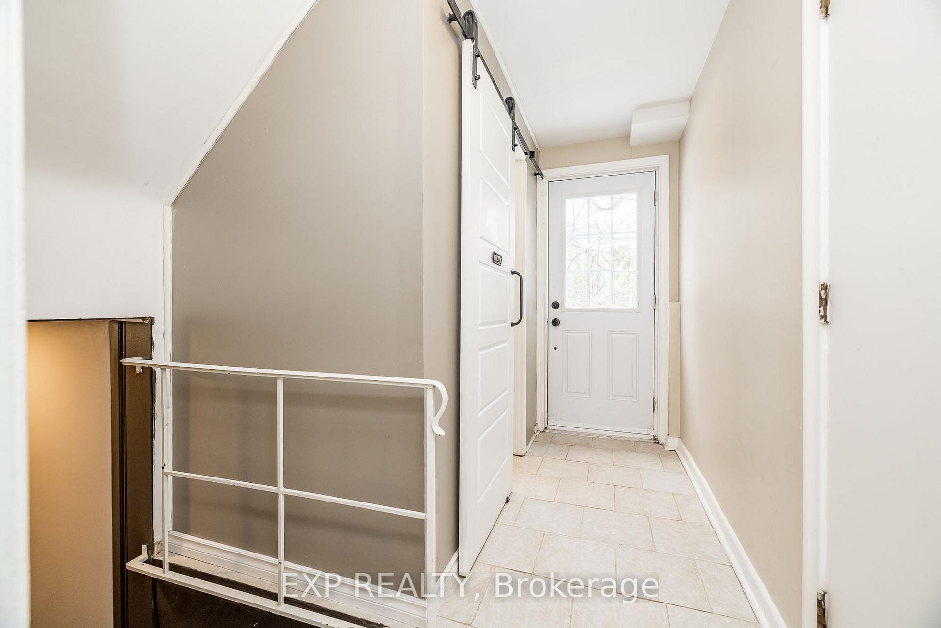 972 Arkell Street photo 27