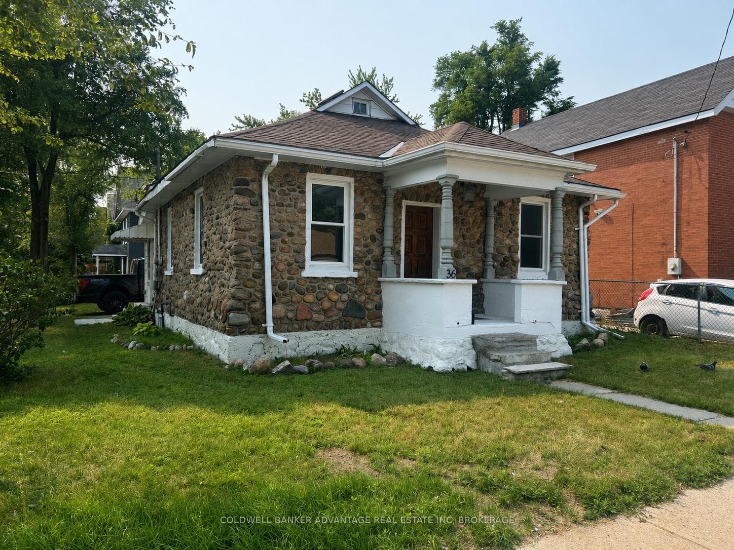 36 Sanford Street photo 1